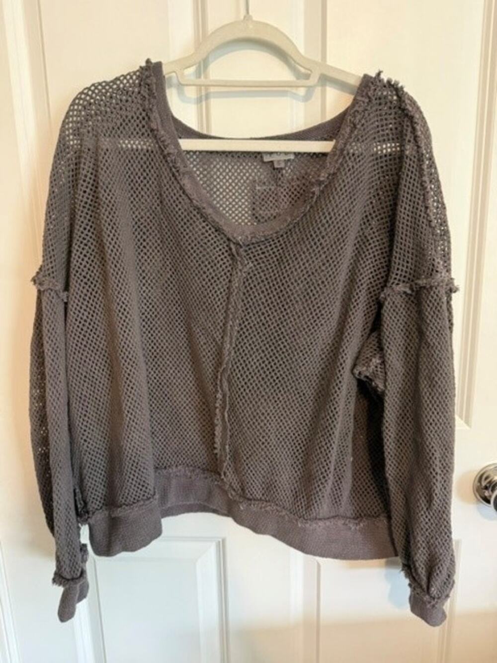 POL long-sleeved gray fishnet oversized top Small (Runs Large)